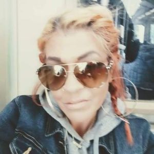 Meet your Posher, Robin